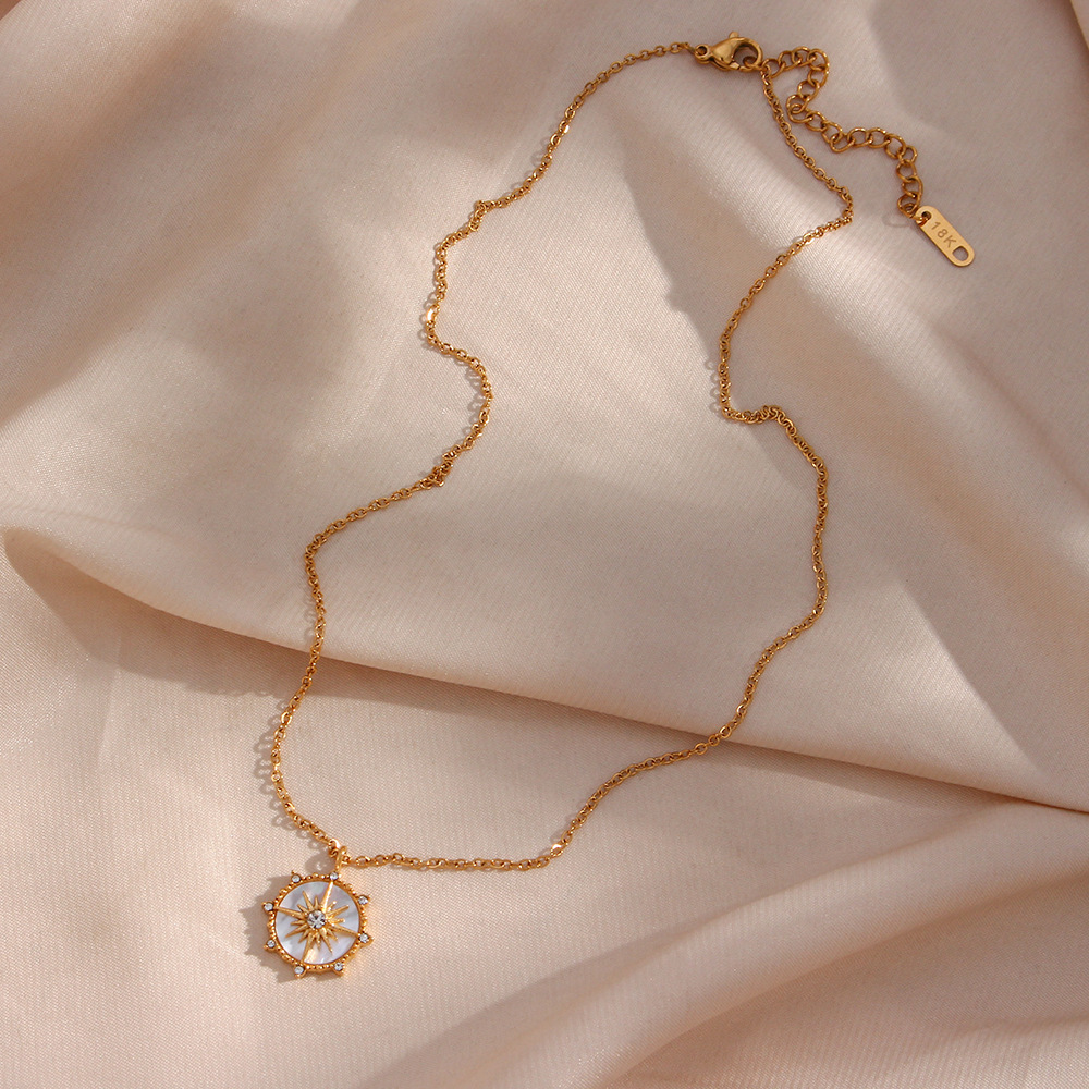 Necklace Image 6