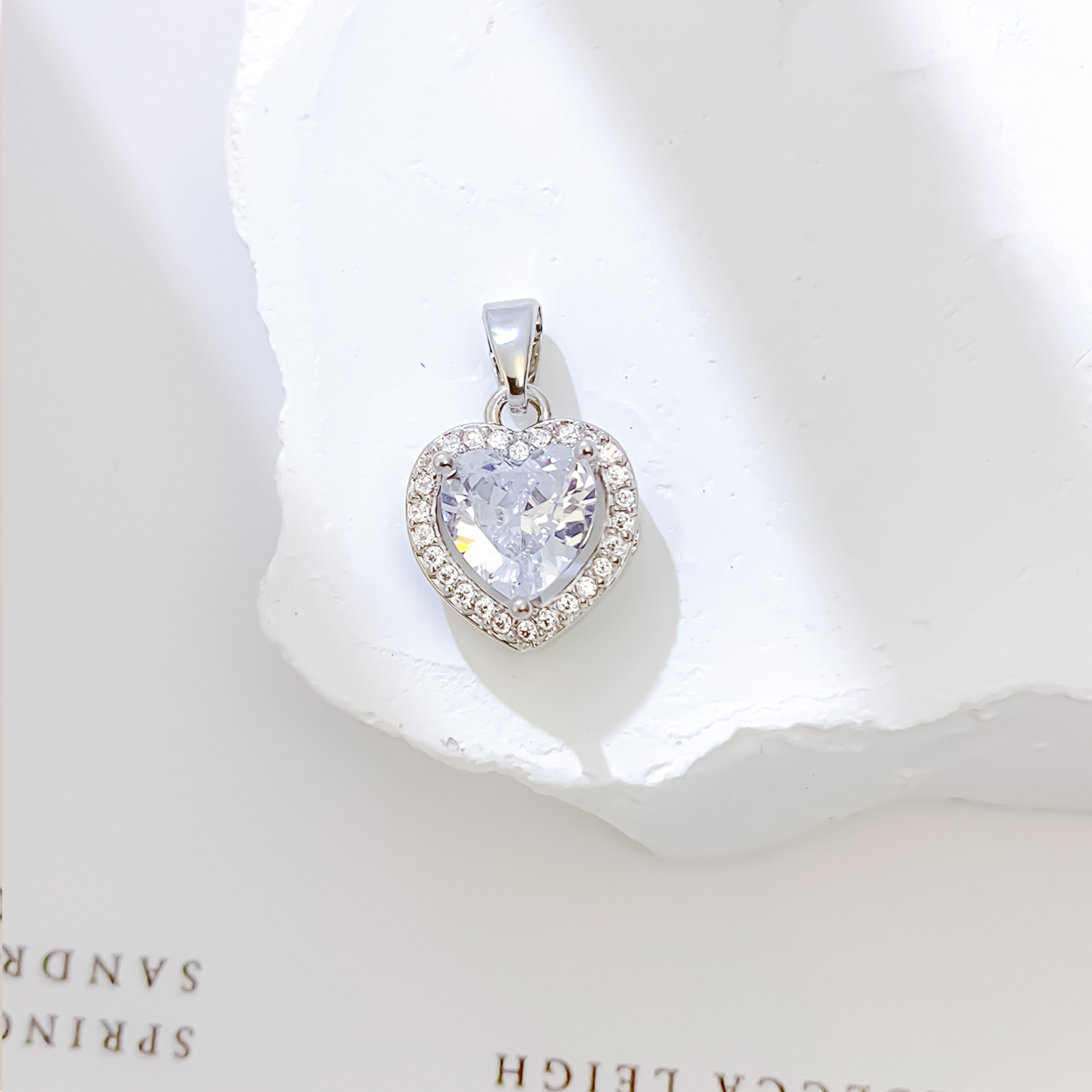 XL728 화이트 러브 펜던트 실버