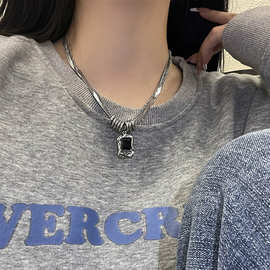 钛钢双层链条方糖项链女生轻奢小众高级感甜酷吊坠卫衣锁骨链颈链