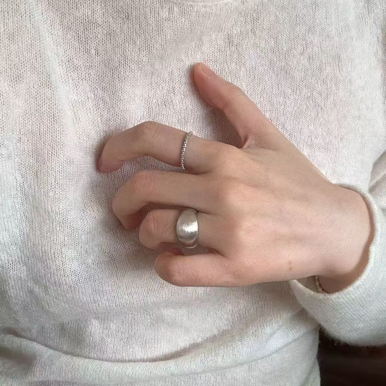 Matte elegant small design fashionable ring