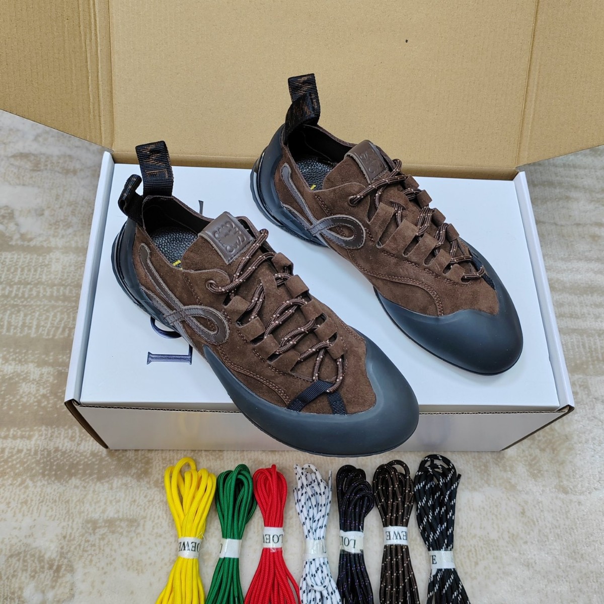 Loe 2026 New Retro German Training Shoes with Thick Soles, Casual Lace-Up Sneakers, Sports Board Shoes