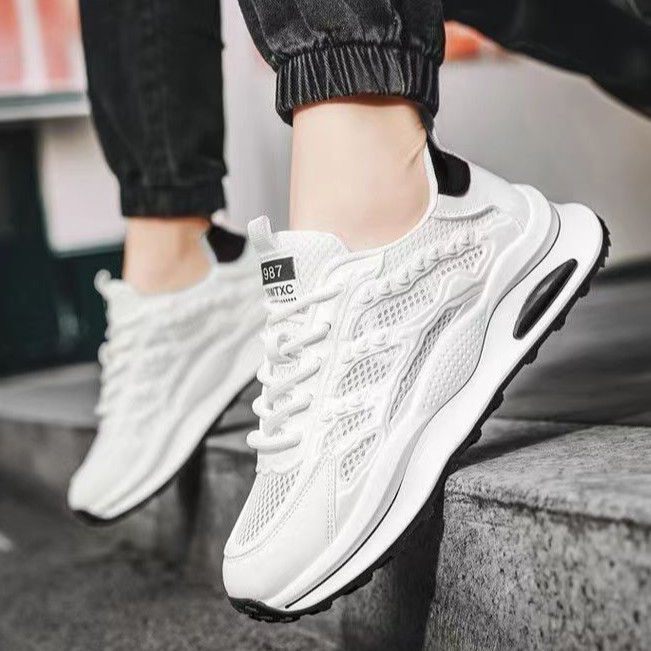 Calzado deportivo modelos de primavera y otoño para hombres, malla transpirable, zapatos blancos de moda para estudiantes, zapatos cómodos y ligeros para hombres, comercio exterior al por mayor