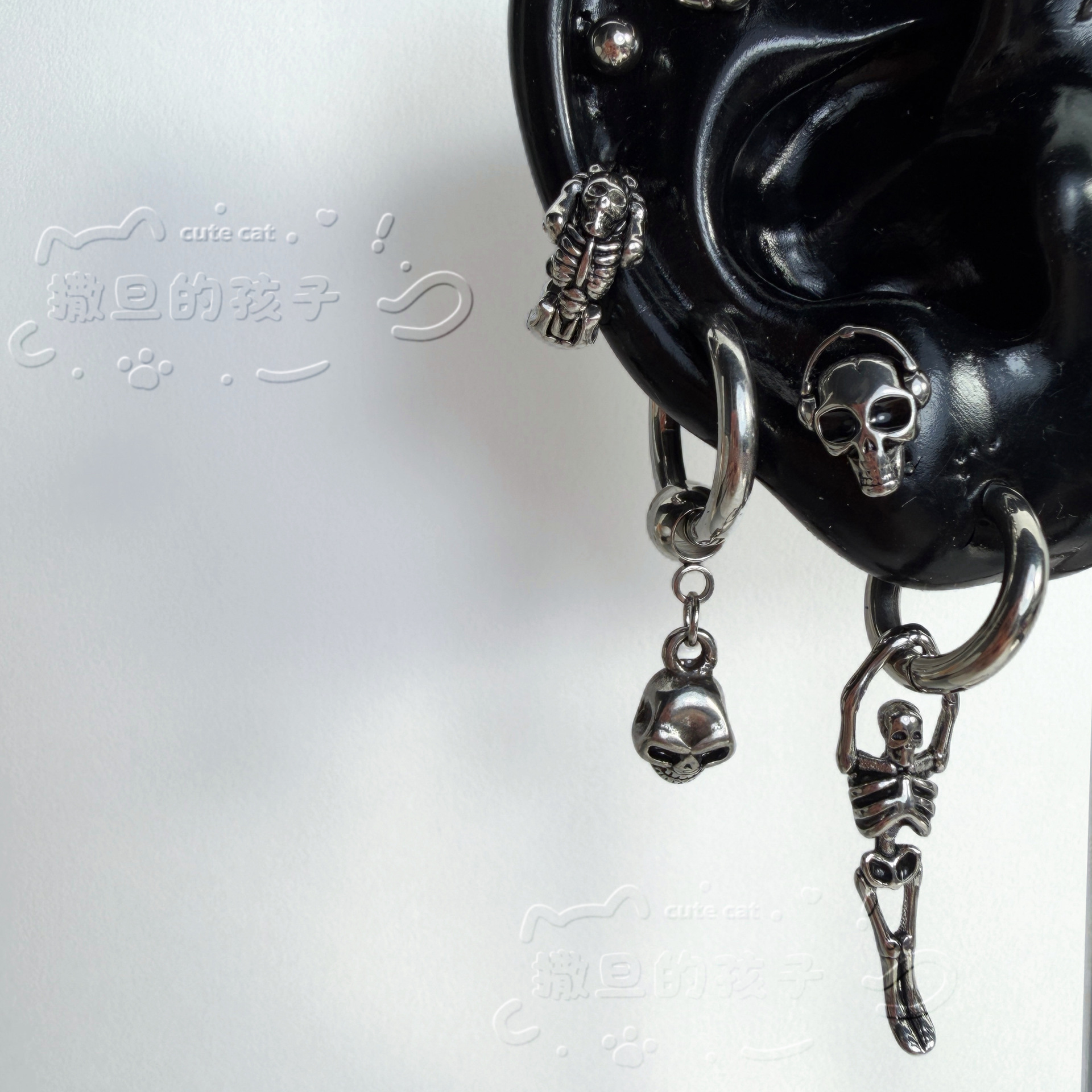 16G labret stud size and finish detail