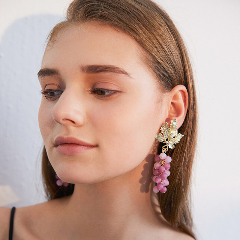 Lindos Aretes De Uva De Simulación Tridimensional Aretes De Frutas De Moda Europea Y Americana display picture 1