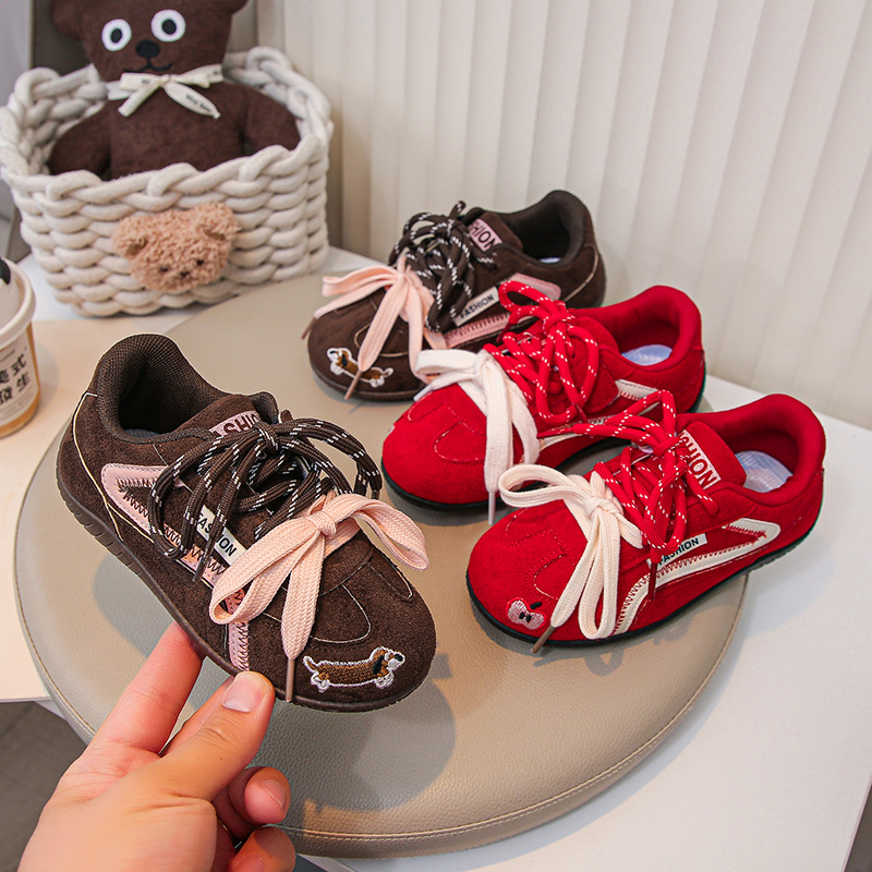 Korean Style Kidsren's Red Moral Training Shoes 2025 Spring & Fall New Girls' Sports Shoes, Medium and Large Kidsren's Forrest Gump Shoes, Casual Sneakers