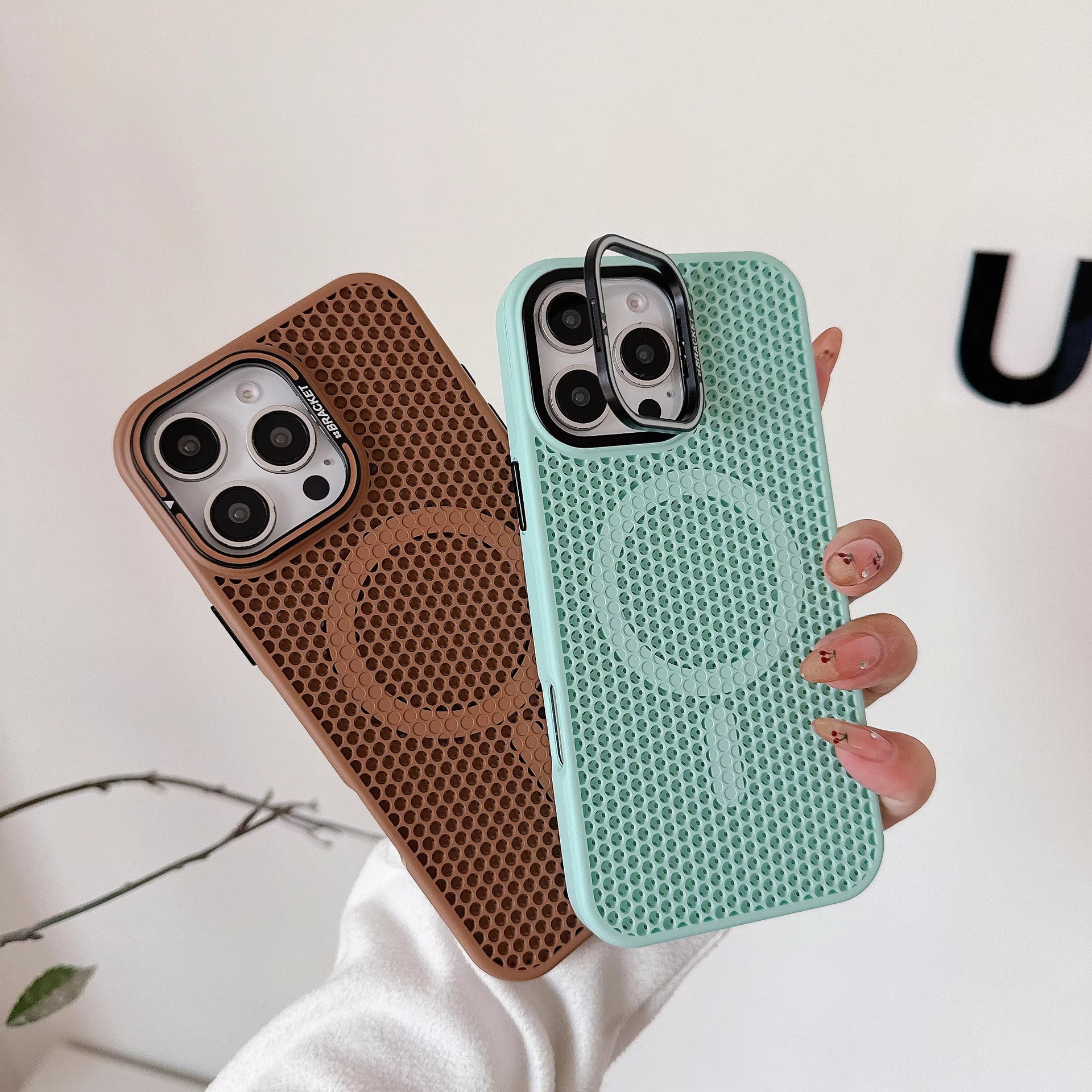 适用iPhone16透气散热网磁吸手机壳镜头支架苹果15磨砂防摔保护套