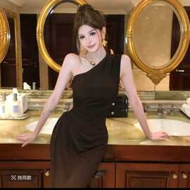 金棕女神法式斜肩镂空修身金属挂脖显瘦长款连衣裙
