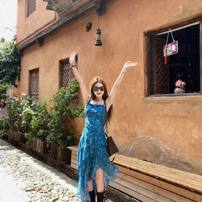 法式小众海边度假风不规则碎花吊带连衣裙夏季新款修身显瘦长裙女|undefined