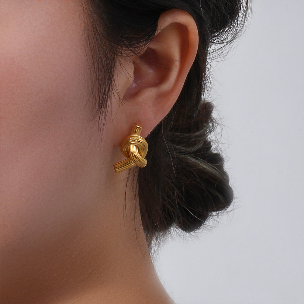 Simple Style Geometric Plating Stainless Steel Gold Plated Ear Studs display picture 7