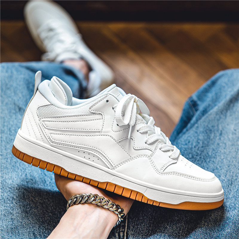 Verano nueva moda casual Sneaker hombres zapatos de tablero de estudiante bajo Top estilo Hong Kong moda retro blanco zapatos