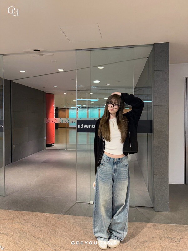 Three-Dimensional Rhinestone Washed Light Blue Wide-Leg Jeans for Women, Loose Casual Straight-Leg New Style