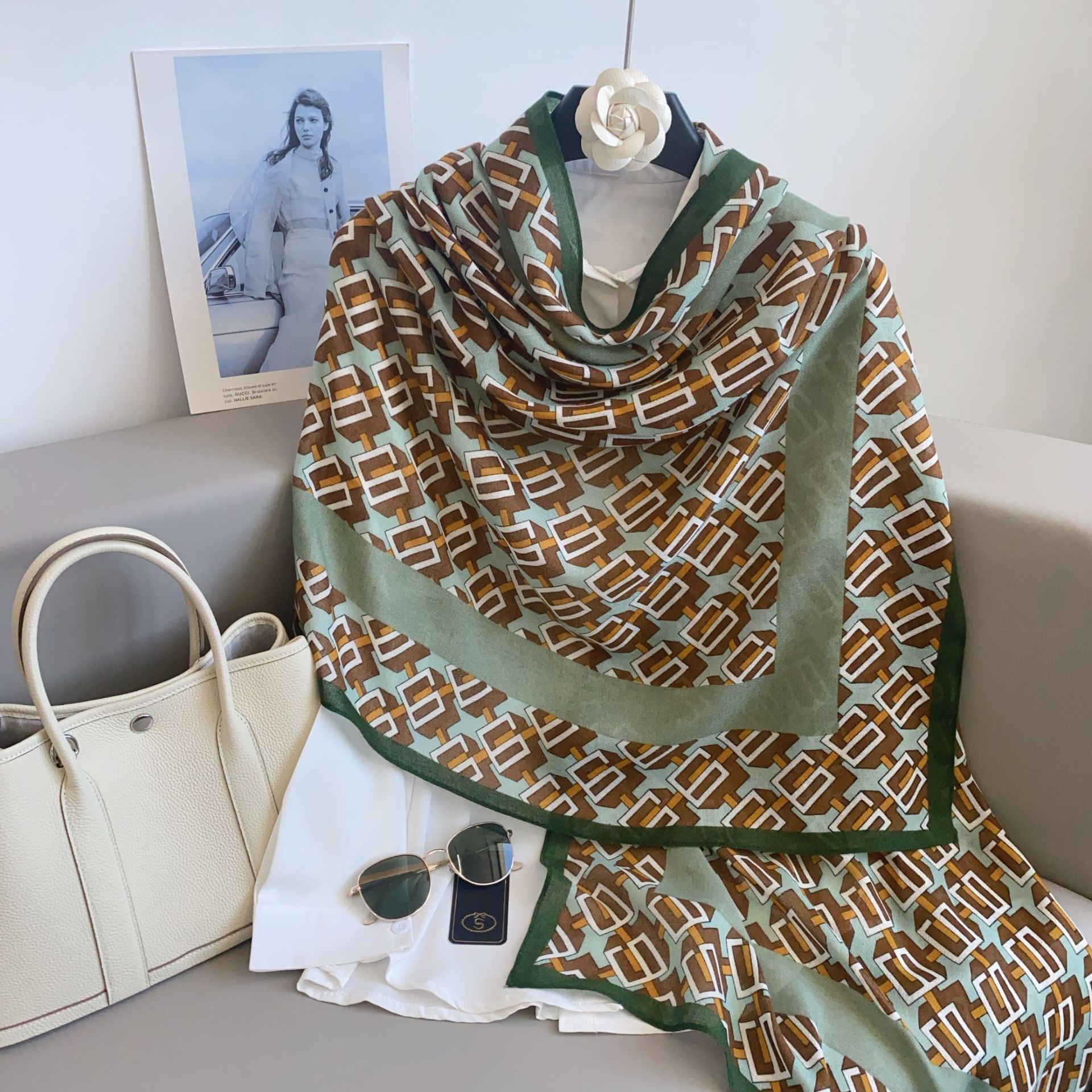 Otoño y invierno nuevo bufandas de algodón y lino coreano retro de alto nivel largo con una bufandas de seda de hombro de moda versátil cuello delgado