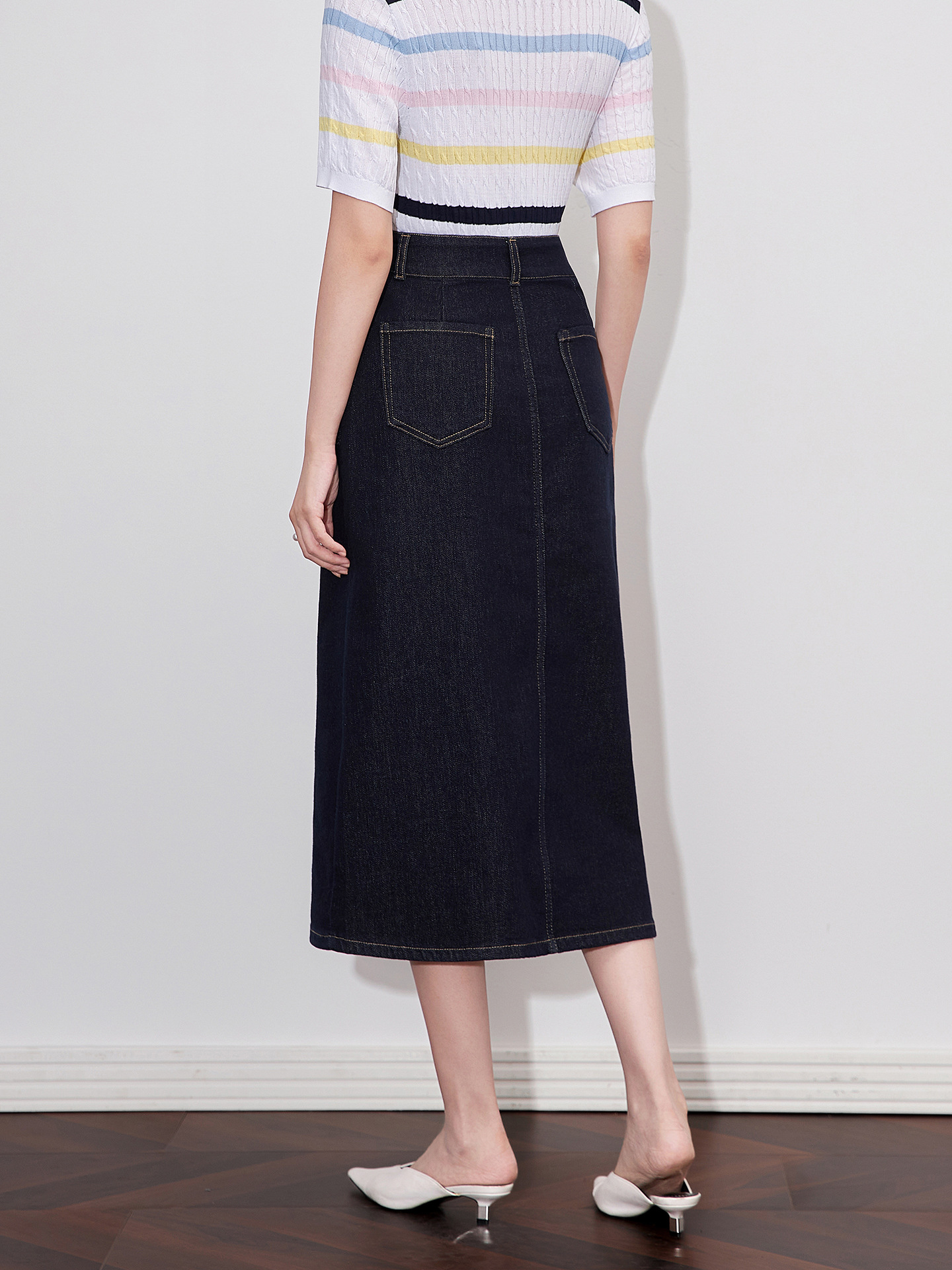 Chân váy denim cạp cao phong cách Hồng Kông cổ điển, dáng ôm xẻ tà dài giữa — Màu xanh đậm