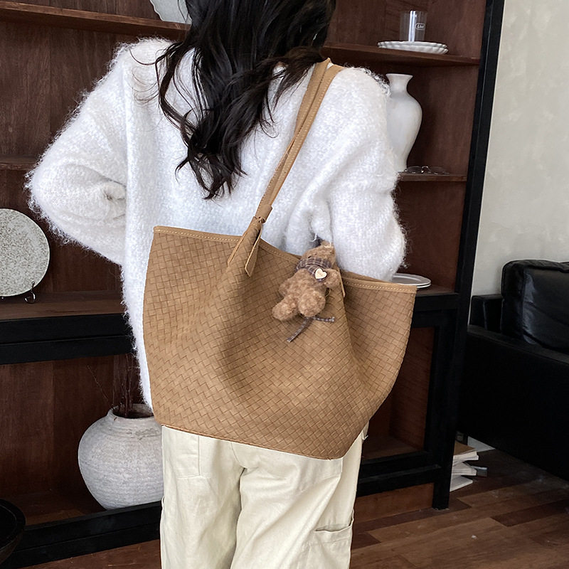 Túi tote nữ cỡ lớn đeo vai đơn giản thời trang, túi kẹp nách cá tính — Màu cà phê Không có mặt dây chuyền, Màu nâu không có mặt dây chuyền, Màu xanh lá cây không có mặt dây chuyền, Đen không có mặt dây chuyền chi tiết 26
