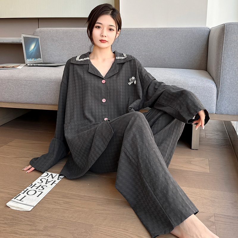 짙은 회색