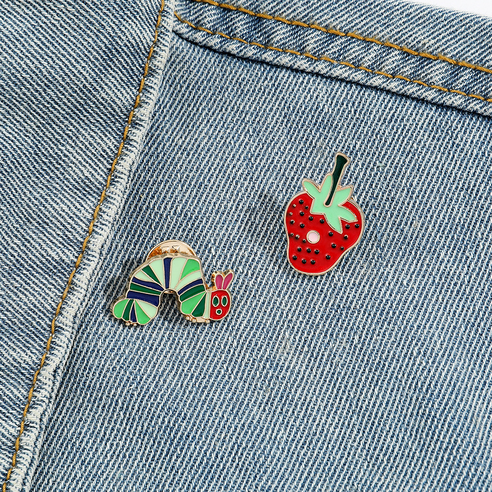 4g Weight Brooches Classification Holiday, Daily Occasion Alloy Material Cartoon, Strawberry Pattern Unisex Gender Enamel Design Casual, Cute Style Casual Cute Pin Cartoon Strawberry Alloy Enamel Unisex Brooches 4