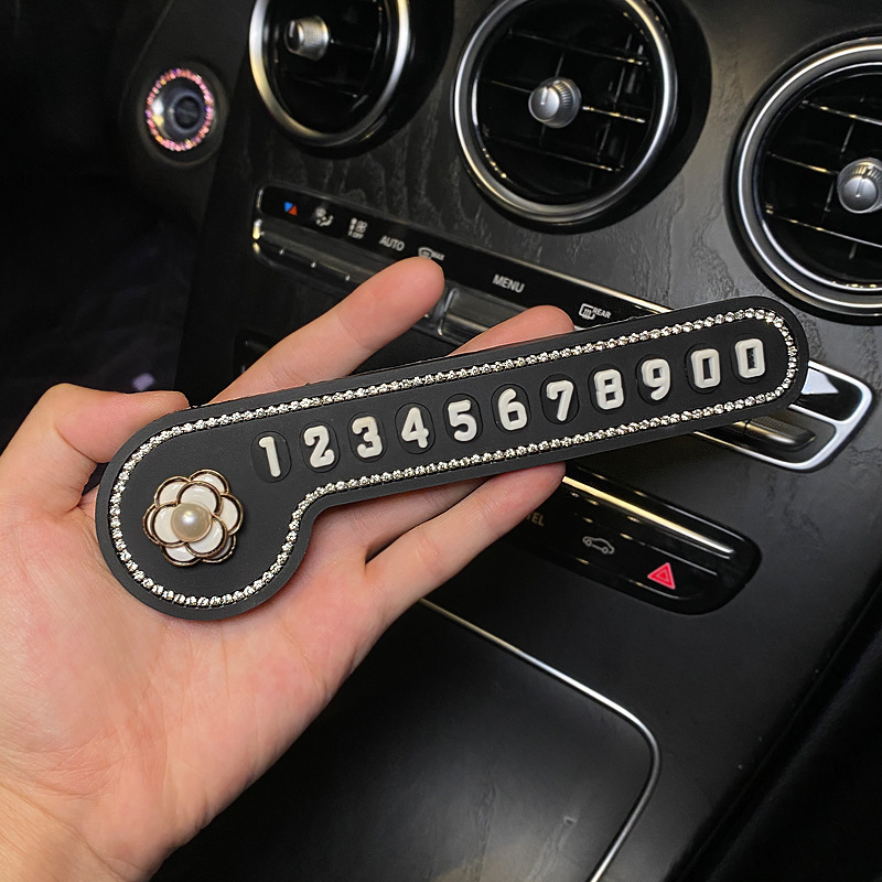 Placa de estacionamiento temporal montada en el automóvil Placa de número Decoración del automóvil Creativa Tarjeta de movimiento del automóvil Tarjeta de teléfono Coche de dama encantadora
