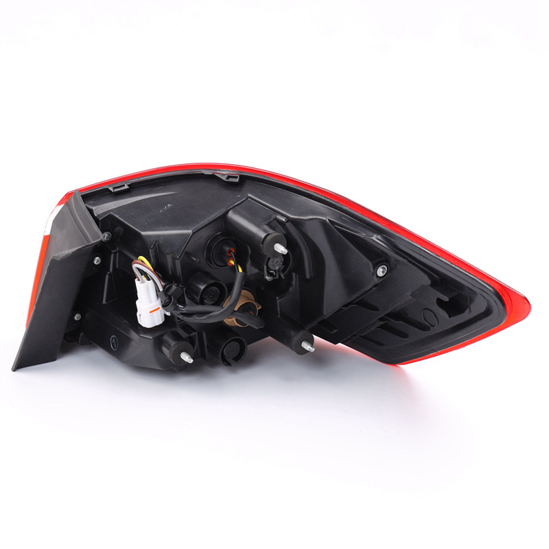 Applicable to Changan Yuexiang V7 rear tail lamp assembly V7 rear bumper lamp rear fog lamp left and right combination lamp brake reversing lamp cover