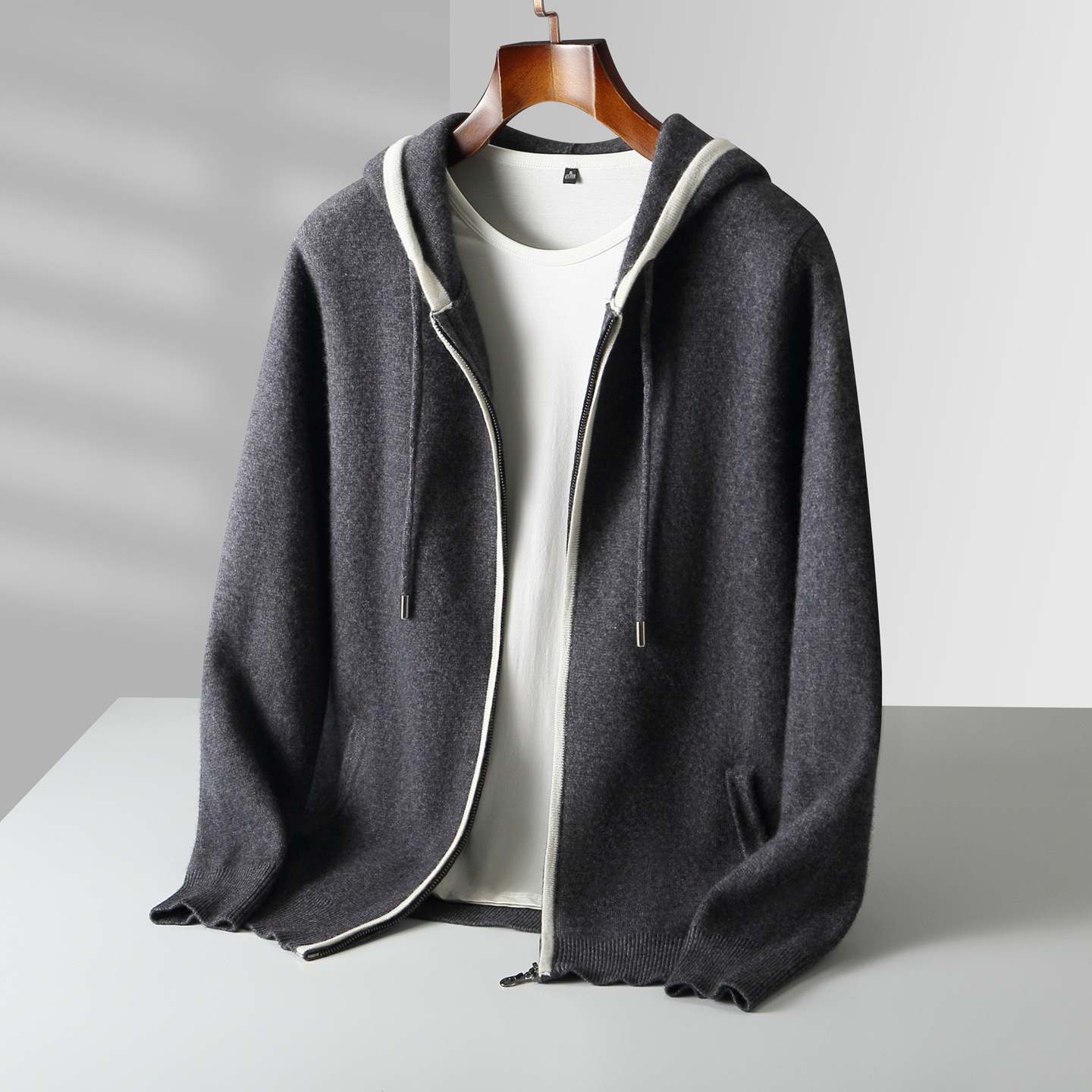 Thickened air-layer color-blocked hooded cardigan, 100% Australian wool, men's casual knit, new style