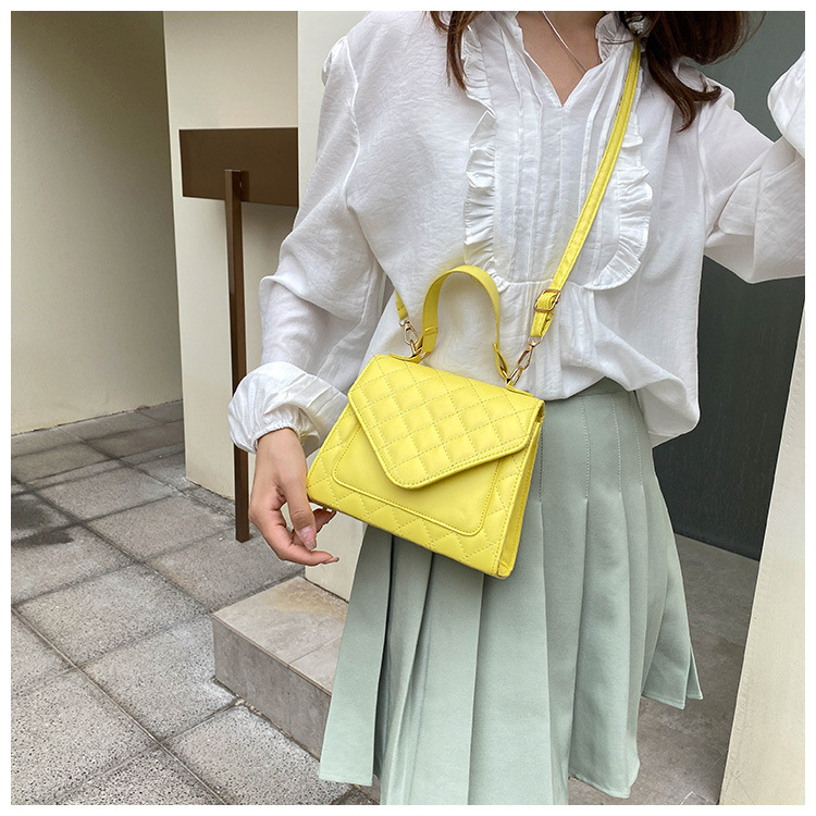 Women's Medium Pu Leather Solid Color Streetwear Square Magnetic Buckle Square Bag display picture 3
