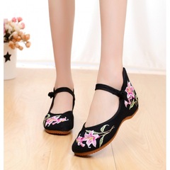 [Lily Flower] Chinese-style Retro Embroidered Hanfu Shoes, Embroidered Cloth Shoes for Women, Single-layer Shoes for Students, Square Dance Shoes