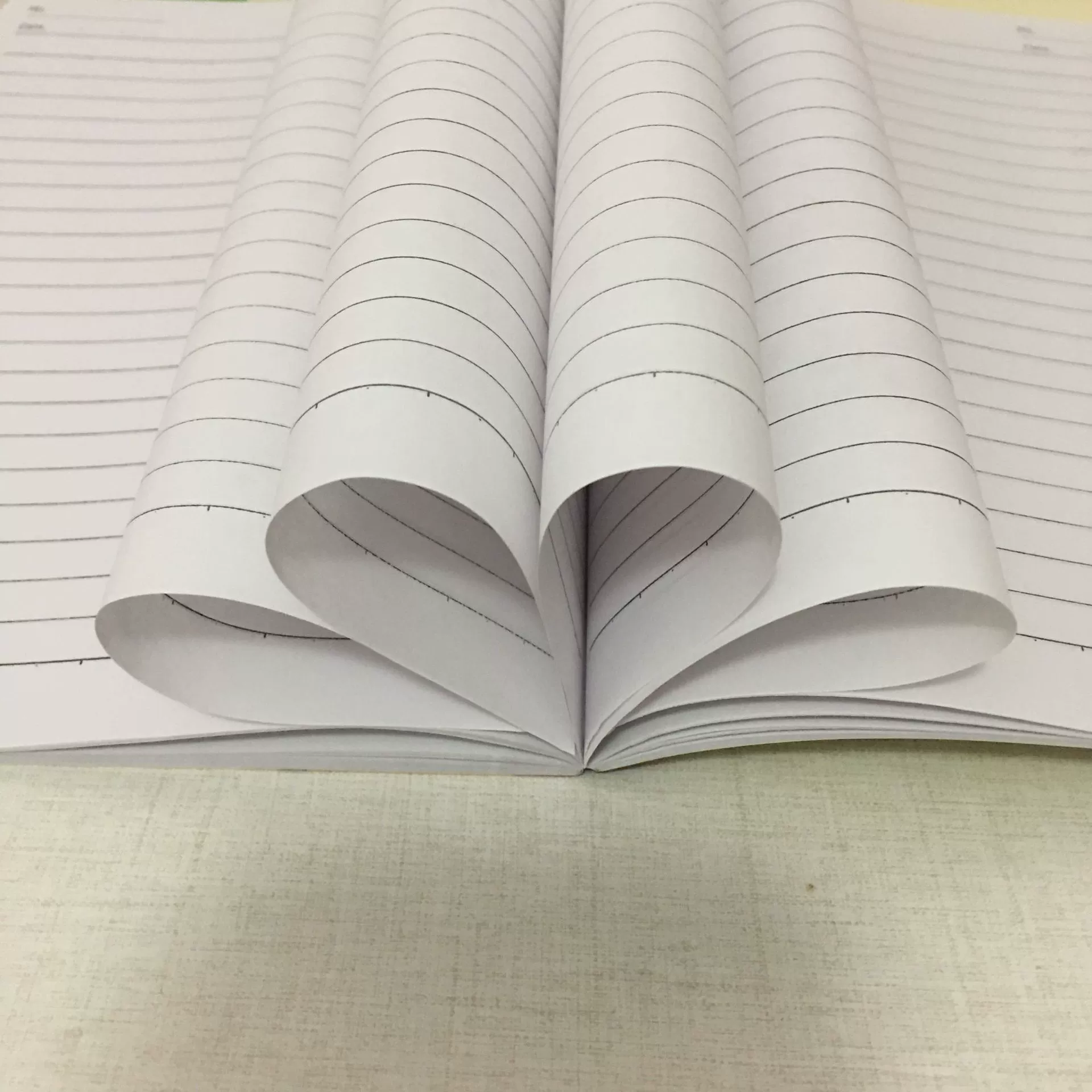 32k small size soft copy, large size 18K horizontal line book, single line math book, a5 large notebook notebook copy