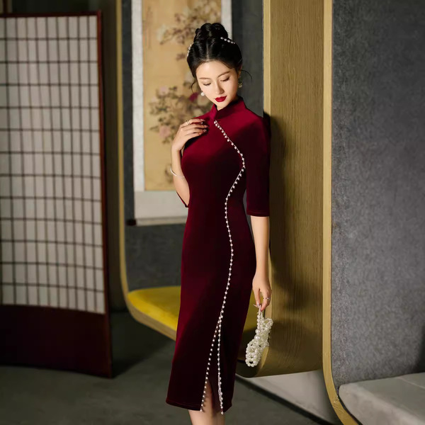 Burgundy velvet elegant fitted cheongsam