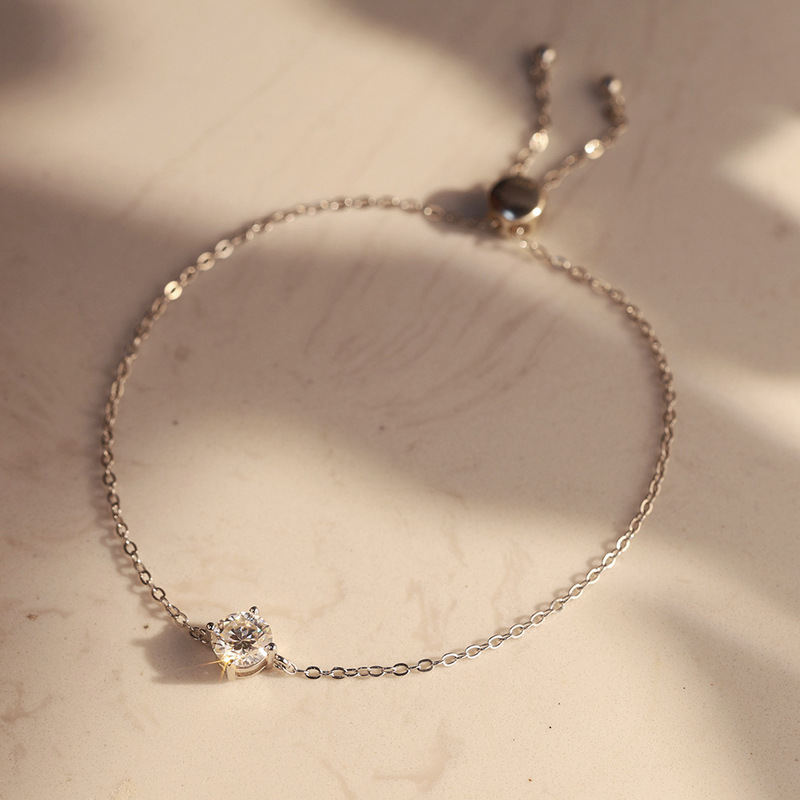 Glowing and Vibrant Amazon Best-Selling Genuine Silver-Encrusted Moissanite Bracelet with a High-End Design, a Fashionable Gift for Your Girlfriend Glowing and Vibrant Amazon Best-Selling Genuine Silver-Encrusted Moissanite Bracelet with a High-End Design, a Fashionable Gift for Your Girlfriend