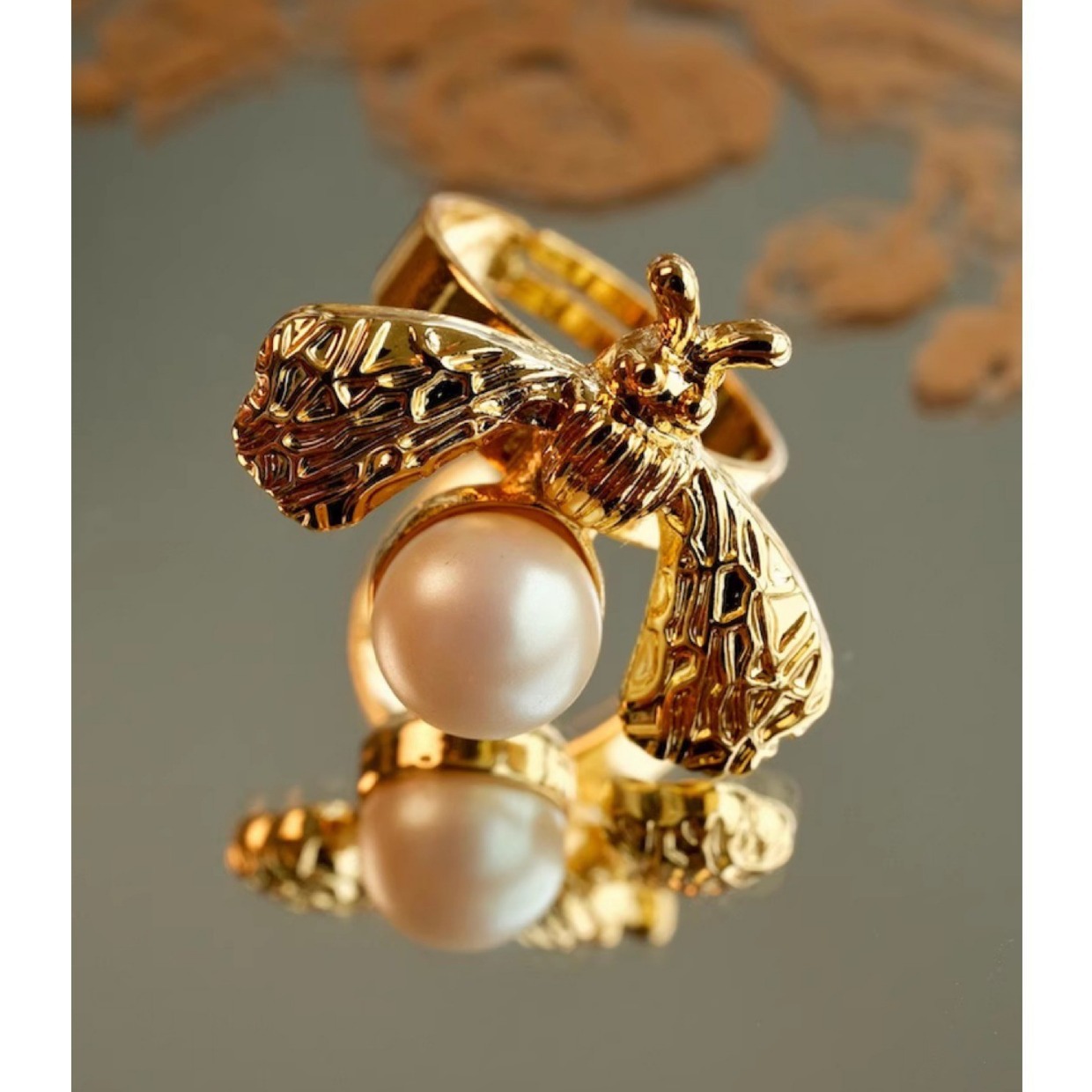 Classic Bee Pearl Adjustable Open Ring For Women Vintage Style_voghion.com