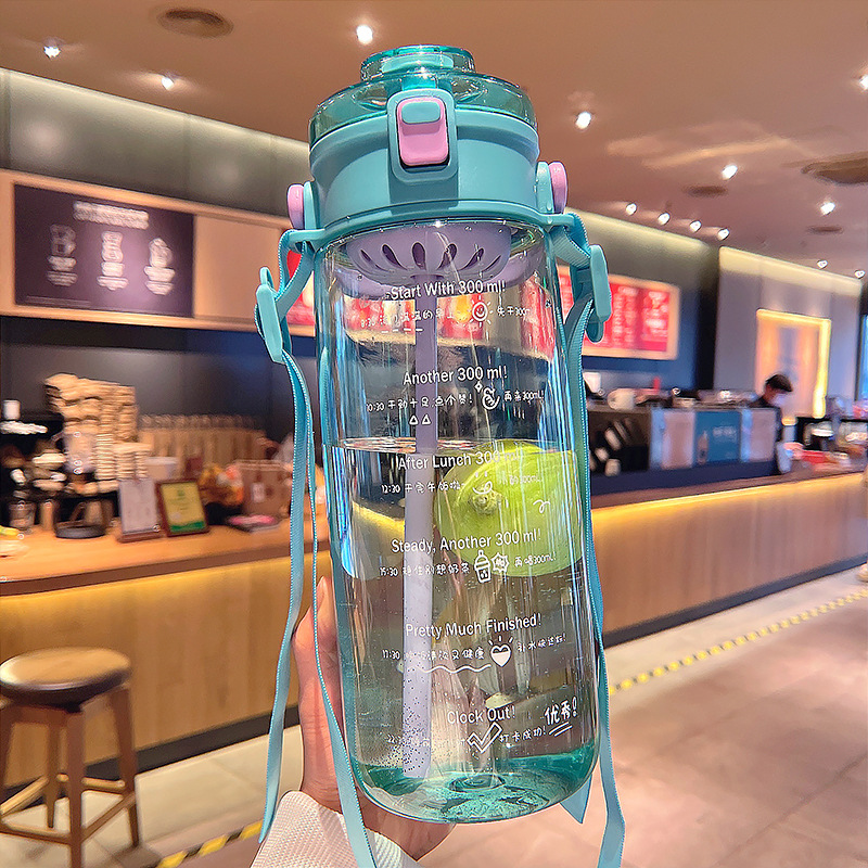 ブルーのダブルドリンクプラスチックカップには3 Dフィギュアは含まれていません