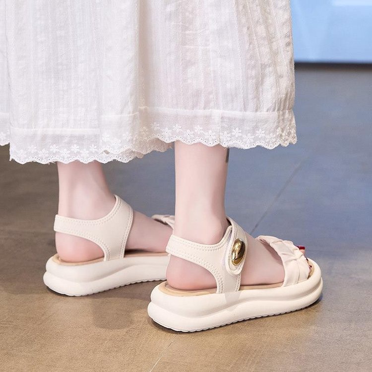 Sandalias deportivas de moda para mujeres de verano 2026 nuevo estilo de estilo universal pequeño viento de velcro de moda zapatos de playa antideslizantes
