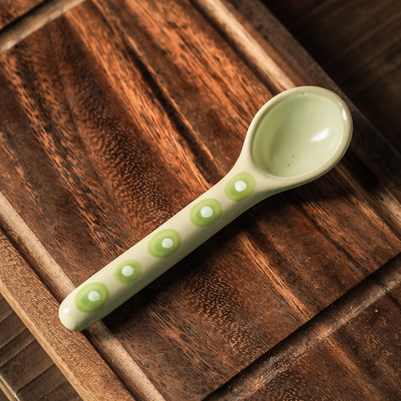Retro estilo japonés cocina de sopa de sopa de cerámica hecha a mano pequeña cucharada de cerámica de alto valor de mezcla cucharada de cerámica gruesa