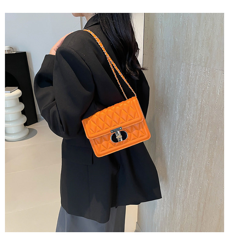 2024 neue Modische Lock Handheld frauen Koreanische Ausgabe Beliebte Lingge Stickerei Gewinde Einzigen Kreuz Schulter Kleine_voghion.com