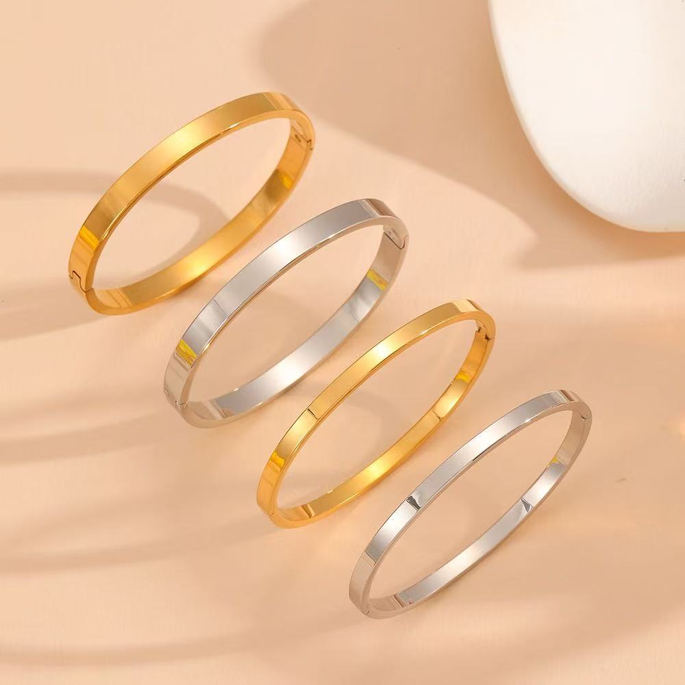 Glossy women's bracelet stainless steel
