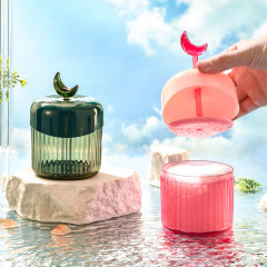 軽くて豪華な洗顔料の泡立て器の月の形の高い顔の値の泡立て器