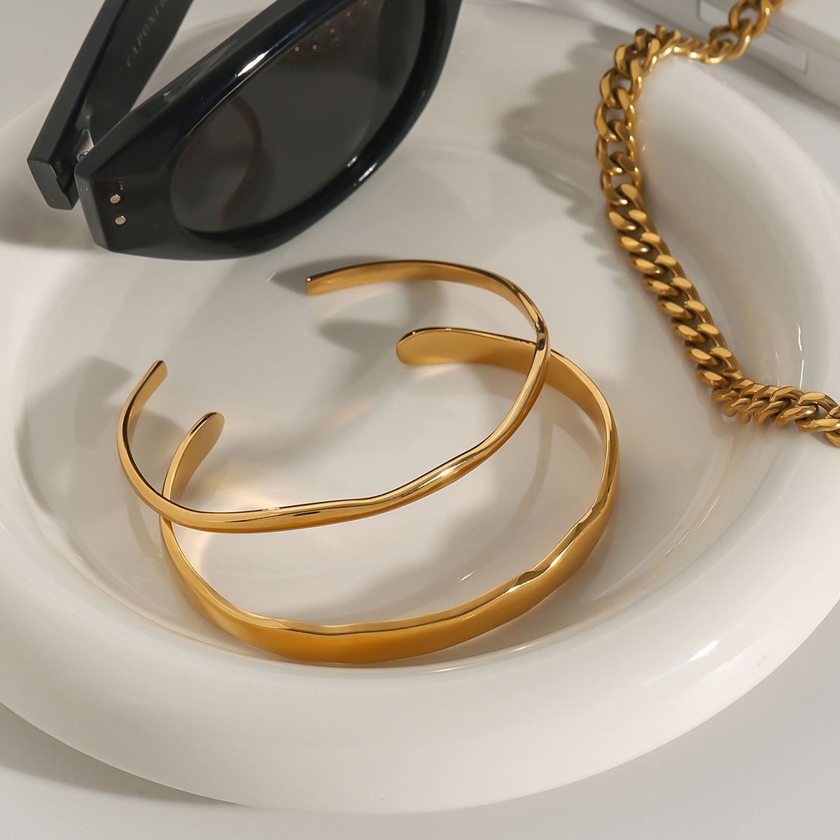 Brazalete de acero de titanio de Europa y los Estados Unidos, brazalete de acero inoxidable, brazalete de metal de alta calidad, joyas transfronterizas