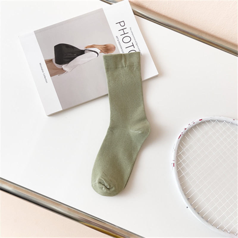 Calcetines de color sólido calcetines de confinamiento de boca suelta de algodón calcetines de pila de media pantorrilla para mujeres al por mayor calcetines de algodón largos transpirables de estilo japonés