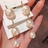 A ear hook pearl white 14mm