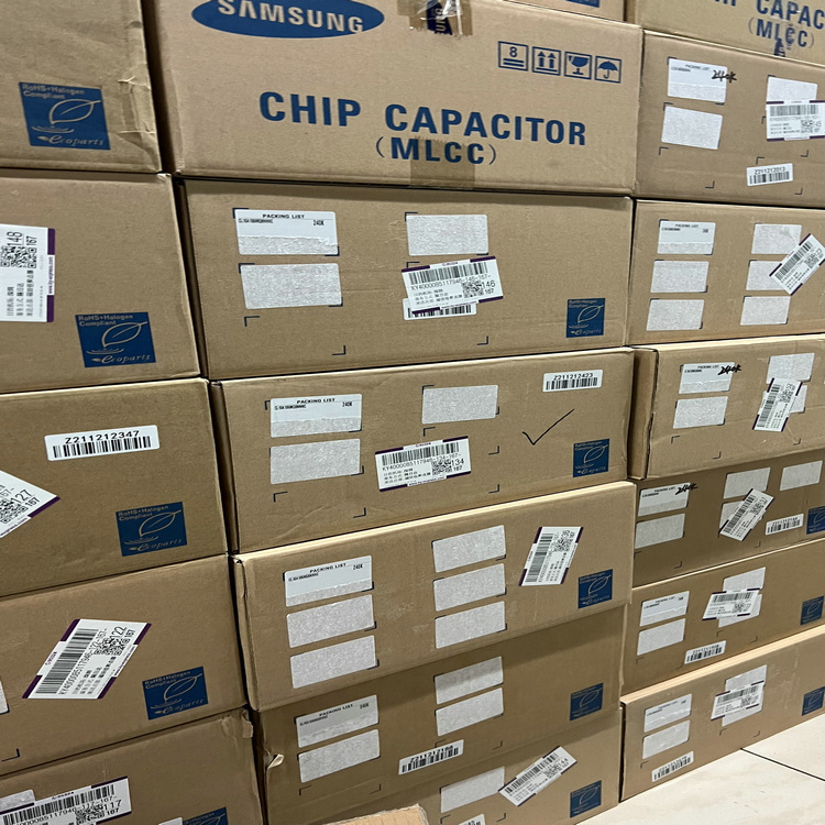 规格 0805 2012 型号 4P 4PF 50V  100V 材质NPO 精度5% 贴片电容