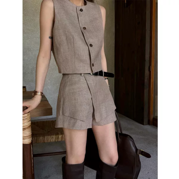 High-End Old Money Style Casual Suit Linen Vest Set for Women, Summer Elegant Sleeveless Vest and Shorts Two-Piece Set