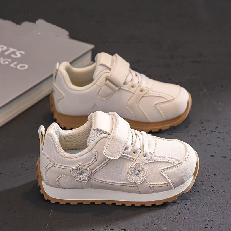 Zapatos deportivos princesa de niñas 2026 otoño nuevos zapatos de entrenamiento de moda para niños de suela suave zapatos de carreras casuales