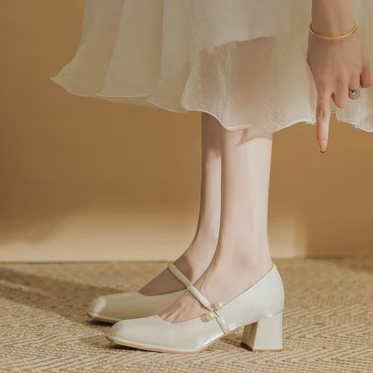 2026 nuevo estilo de verano con cheongsammarie zapatos de estilo de hadas de color sólido simple zapatos de moda pequeños zapatos blancos para mujeres