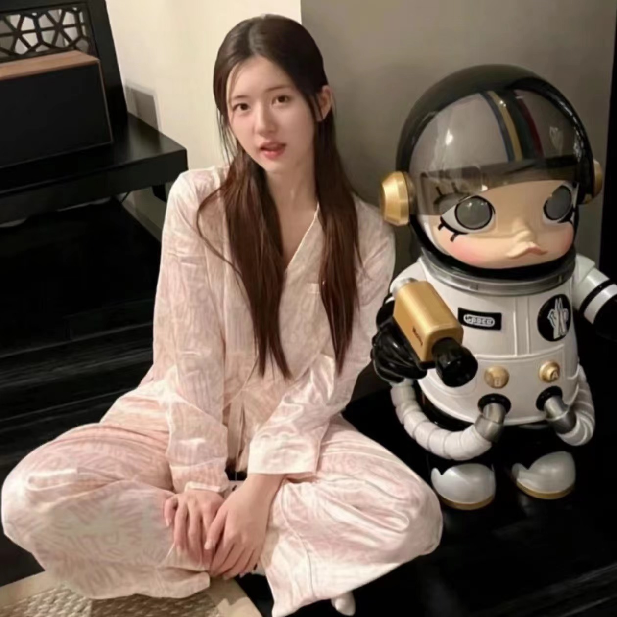 Pijamas de seda de hielo de alta calidad para mujeres primavera y otoño manga larga delgada en línea celebridad verano suelta ropa exterior para mujeres traje de verano