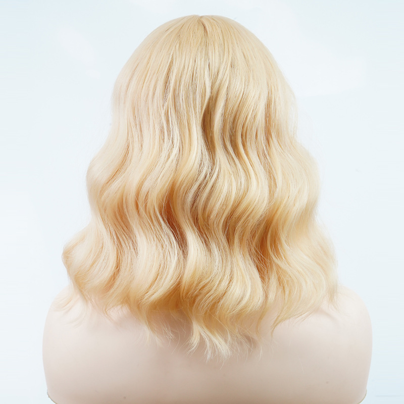 Fabriek groothandel chemische vezels hoge temperatuur zijden bob pruik voor blondines met kort krullend haar, natuurlijke krullende pony met middenscheiding_voghion.com
