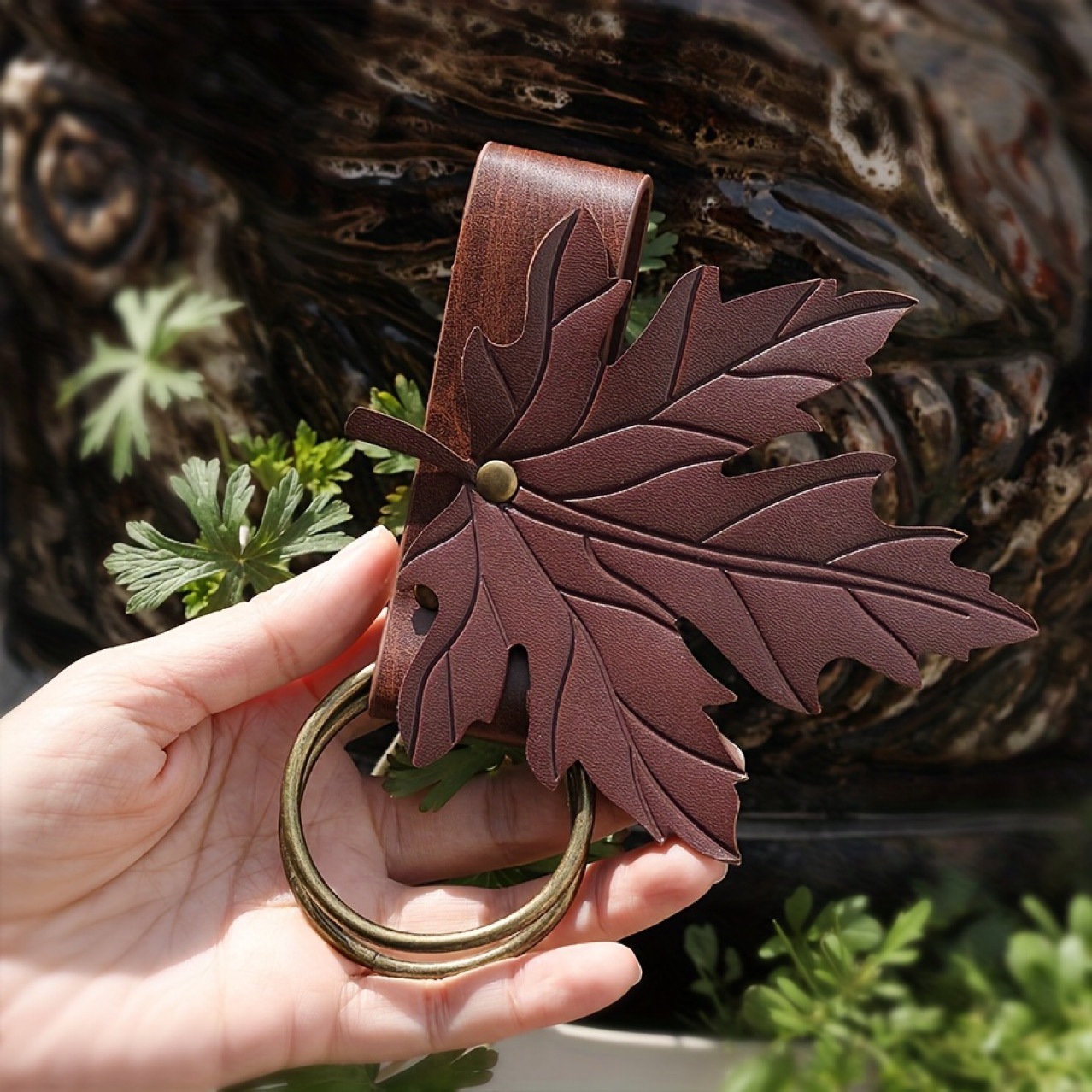 Medieval Pu Leather Skirt Clip Halloween Keychain Maple Leaf Prop_voghion.com