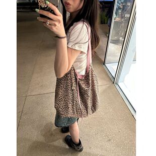 �n������ͬ��y�����������ذ�Ů��ɫ�μ�����İ��p��㼑�A23