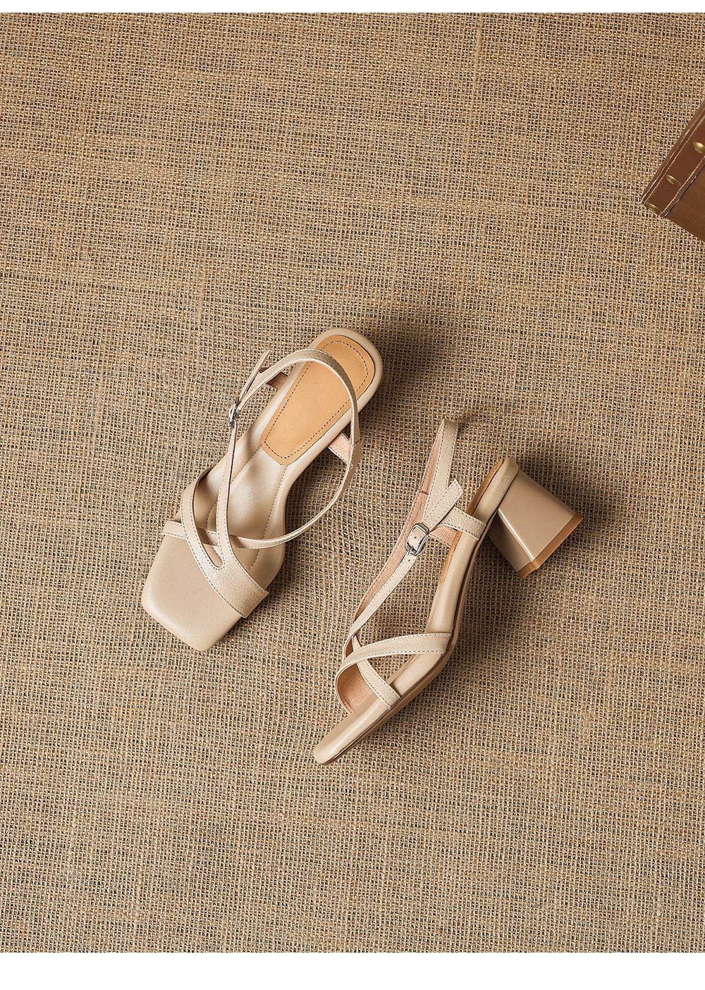 Sandal nữ hở mũi mũi vuông chất da dê, gót thô 5 cm, quai ngang một khóa, phong cách La Mã — màu be chi tiết 22