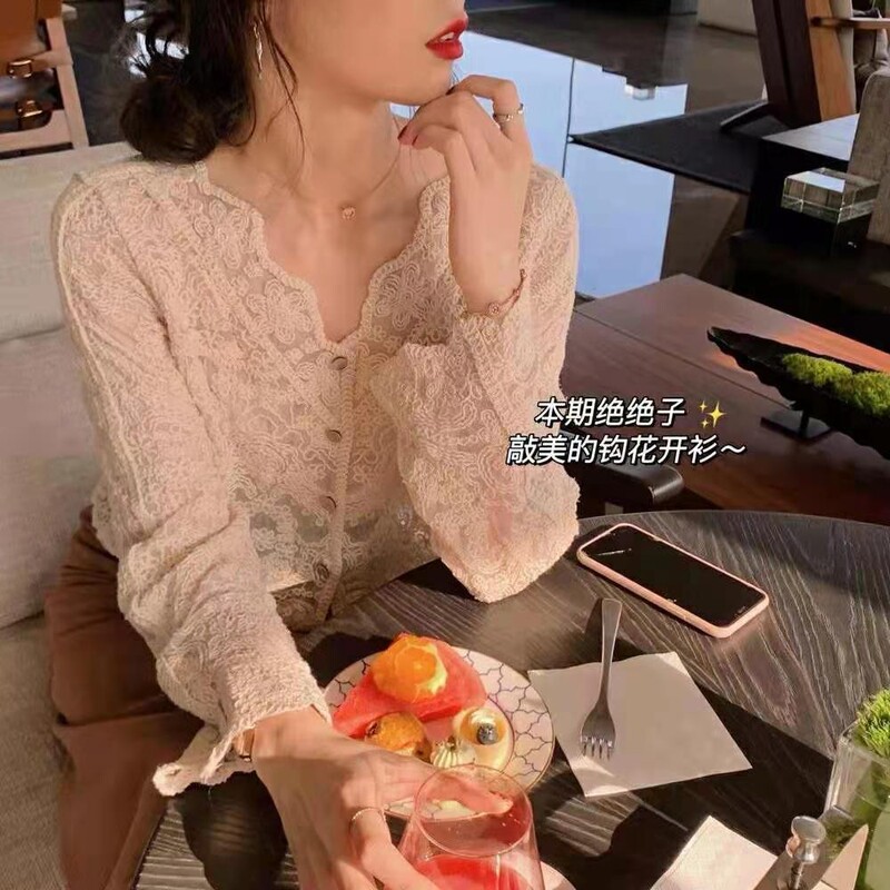 2025 French Retro New Style Autumn and Winter Lace Top with Crochet Hollow-Out Long-Sleeve Shirt, Fleece-Lined, Elegant 2025 French Retro New Style Autumn and Winter Lace Top with Crochet Hollow-Out Long-Sleeve Shirt, Fleece-Lined, Elegant