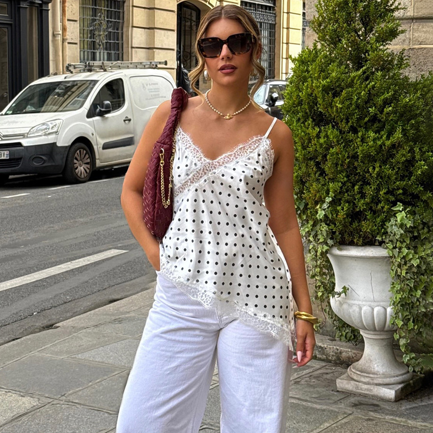 2026 primavera y verano nuevo cordón de punto de onda chaleco de cuello en V de la mujer transfronteriza francesa irregular cuello bajo camisa sin mangas