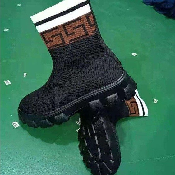 Trade Large Størrelse Sort Martin Støvler Til Kvinder Efterår Og Vinter Ny Stil Flue Strikket Rundt Hoved Polyurethan ærmer Sokker_voghion.com